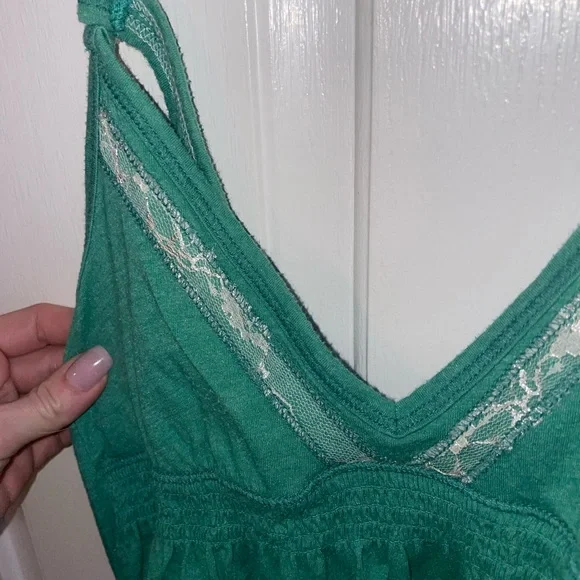 Hollister Green Lace Trim Tank Top - Picture 2 of 6